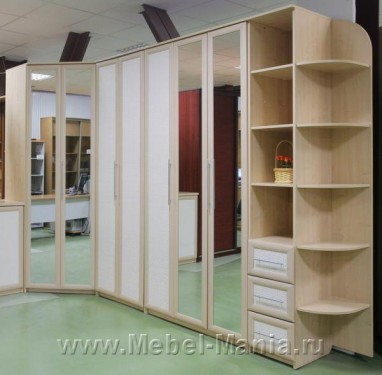 Угловой шкаф со складными дверями
